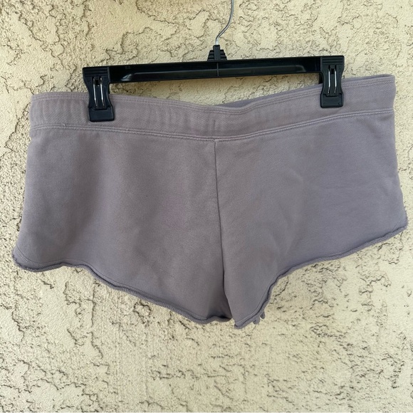 SKIMS Shorts - Picture 2 of 3